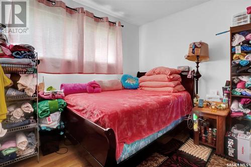 1220 Dewdney Avenue E, Regina, SK - Indoor Photo Showing Bedroom