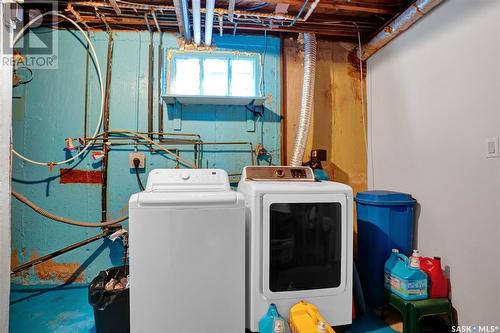 1220 Dewdney Avenue E, Regina, SK - Indoor Photo Showing Laundry Room