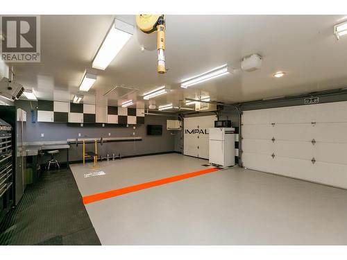 1149 Trevor Drive, West Kelowna, BC - Indoor Photo Showing Garage