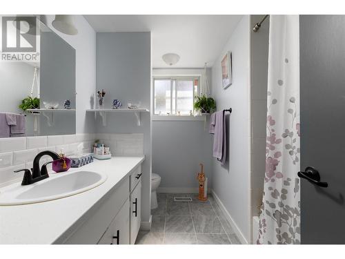 1149 Trevor Drive, West Kelowna, BC - Indoor Photo Showing Bathroom