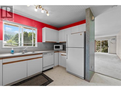 831 2 Street Se Unit# 215, Salmon Arm, BC - Indoor Photo Showing Kitchen With Double Sink