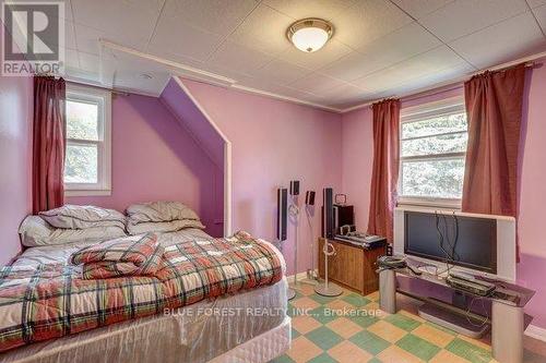 369 Westlake Street S, London, ON - Indoor Photo Showing Bedroom