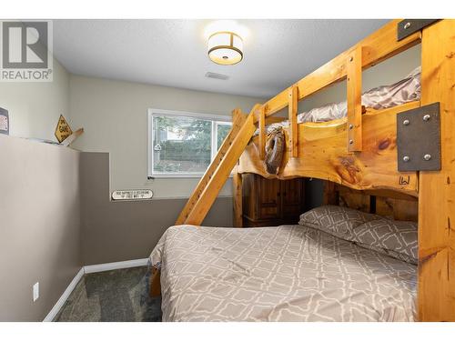 145 Magic Drive, Kelowna, BC - Indoor Photo Showing Bedroom