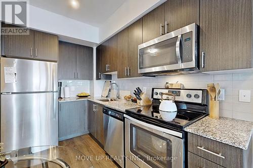 2004 - 3700 Highway 7, Vaughan (Vaughan Corporate Centre), ON - Indoor Photo Showing Kitchen With Upgraded Kitchen