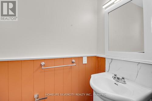 41 College Crescent, Barrie (Grove East), ON - Indoor Photo Showing Bathroom