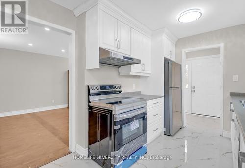 41 College Crescent, Barrie (Grove East), ON - Indoor Photo Showing Kitchen