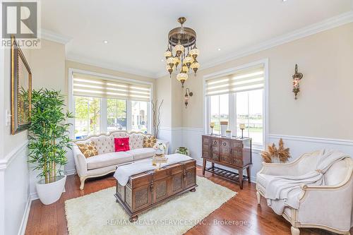 2 Poppy Hills Road, Brampton (Bram East), ON - Indoor Photo Showing Living Room