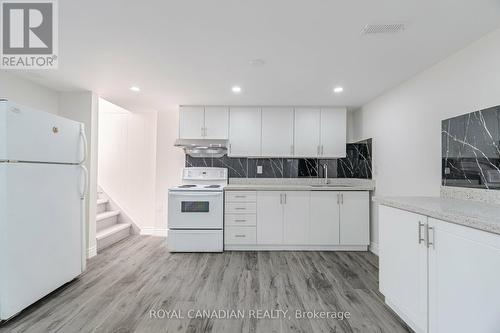 75 Mcmurchy Avenue S, Brampton (Brampton South), ON - Indoor Photo Showing Kitchen