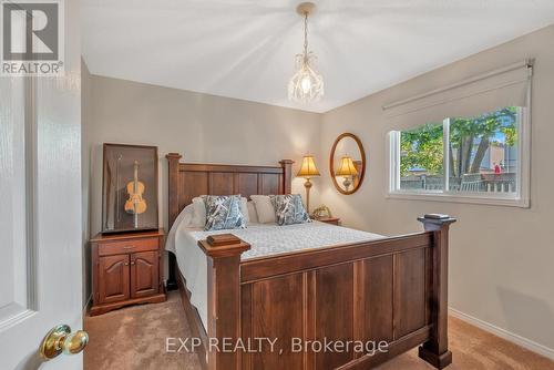 95 First Road W, Hamilton (Stoney Creek Mountain), ON - Indoor Photo Showing Bedroom