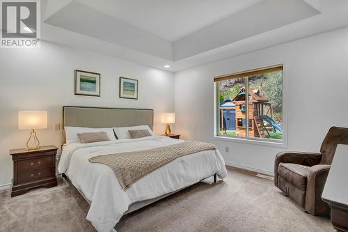 2396 Selkirk Drive, Kelowna, BC - Indoor Photo Showing Bedroom