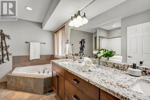 2396 Selkirk Drive, Kelowna, BC - Indoor Photo Showing Bathroom