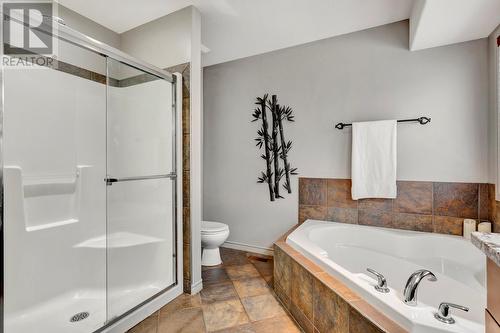 2396 Selkirk Drive, Kelowna, BC - Indoor Photo Showing Bathroom