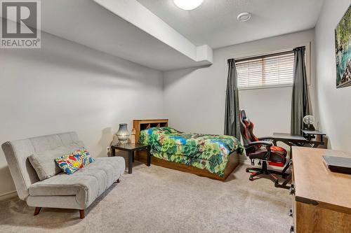 2396 Selkirk Drive, Kelowna, BC - Indoor Photo Showing Bedroom