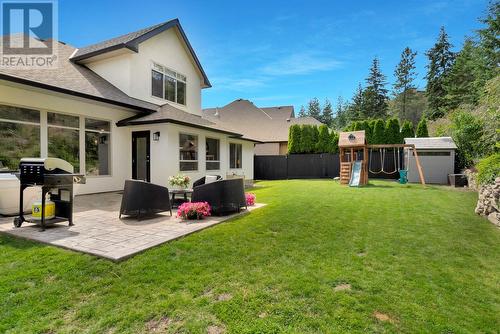 2396 Selkirk Drive, Kelowna, BC - Outdoor