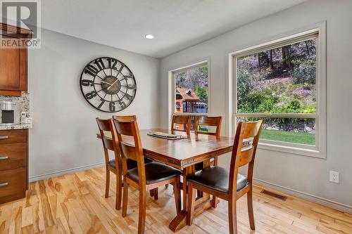 2396 Selkirk Drive, Kelowna, BC - Indoor Photo Showing Dining Room