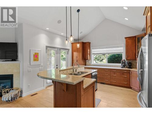 690 Lequime Road Unit# 112, Kelowna, BC - Indoor Photo Showing Kitchen With Double Sink