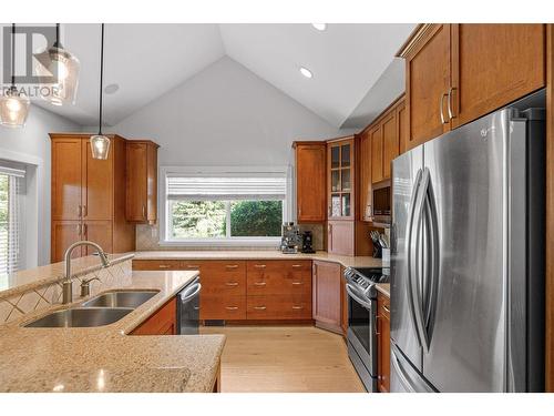 690 Lequime Road Unit# 112, Kelowna, BC - Indoor Photo Showing Kitchen With Double Sink