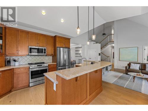 690 Lequime Road Unit# 112, Kelowna, BC - Indoor Photo Showing Kitchen