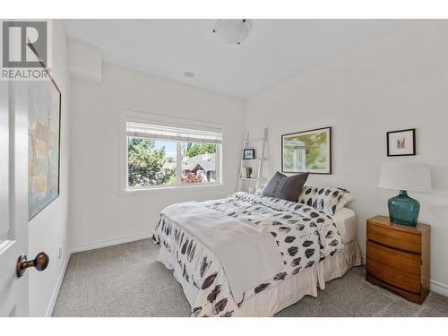 690 Lequime Road Unit# 112, Kelowna, BC - Indoor Photo Showing Bedroom