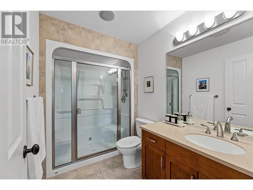 690 Lequime Road Unit# 112, Kelowna, BC - Indoor Photo Showing Bathroom