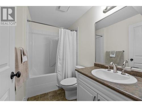 690 Lequime Road Unit# 112, Kelowna, BC - Indoor Photo Showing Bathroom