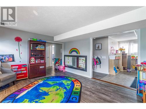 2555 O'Reilly Road, Kelowna, BC - Indoor