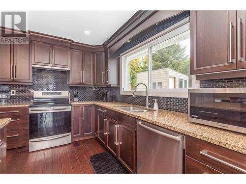 2555 O'Reilly Road, Kelowna, BC - Indoor Photo Showing Kitchen With Double Sink