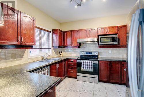 29 Nappa Street, Richmond Hill (Langstaff), ON - Indoor Photo Showing Kitchen With Double Sink