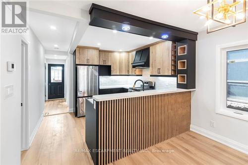 284 Grosvenor Avenue E, Hamilton (Crown Point), ON - Indoor Photo Showing Kitchen