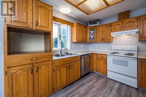 3634 Romanin Place, Prince George, BC - Indoor Photo Showing Kitchen With Double Sink