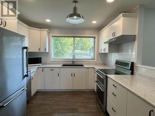 299 N Fifth Avenue, Williams Lake, BC - Indoor Photo Showing Kitchen