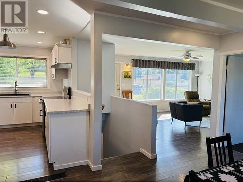 299 N Fifth Avenue, Williams Lake, BC - Indoor Photo Showing Kitchen