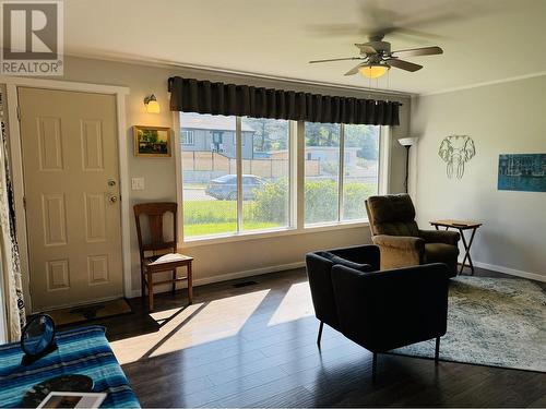 299 N Fifth Avenue, Williams Lake, BC - Indoor Photo Showing Living Room