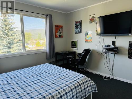 299 N Fifth Avenue, Williams Lake, BC - Indoor Photo Showing Bedroom