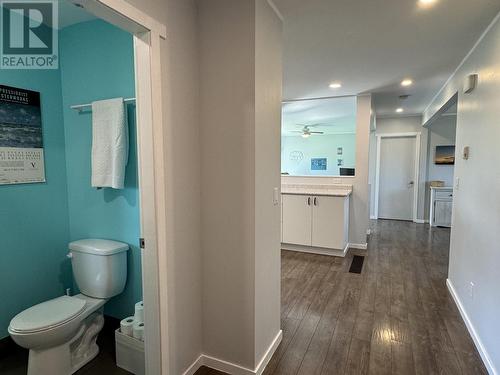 299 N Fifth Avenue, Williams Lake, BC - Indoor Photo Showing Bathroom