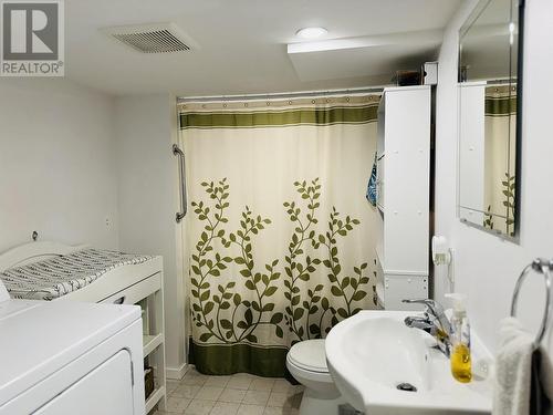 299 N Fifth Avenue, Williams Lake, BC - Indoor Photo Showing Bathroom