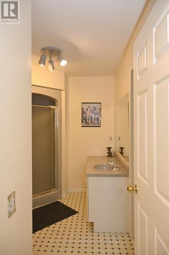 1 Reynolds Place, Prince Edward County (Wellington), ON - Indoor Photo Showing Bathroom