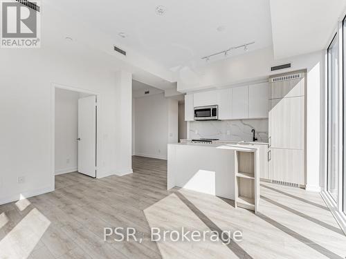 716 - 500 Dupont Street, Toronto (Annex), ON - Indoor Photo Showing Kitchen