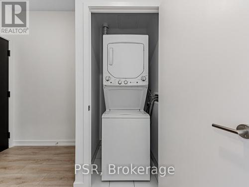 716 - 500 Dupont Street, Toronto (Annex), ON - Indoor Photo Showing Laundry Room