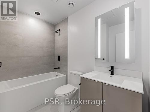 716 - 500 Dupont Street, Toronto (Annex), ON - Indoor Photo Showing Bathroom