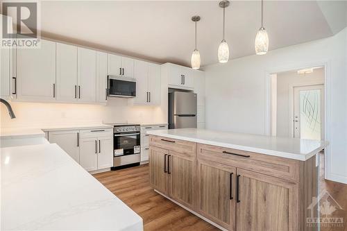 272 Ninth Concession Road, Westport, ON - Indoor Photo Showing Kitchen With Upgraded Kitchen