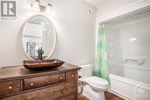 272 Ninth Concession Road, Westport, ON - Indoor Photo Showing Bathroom