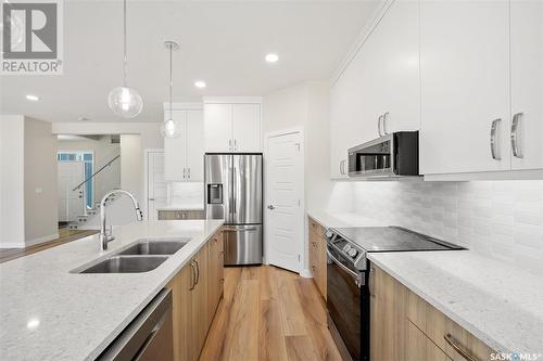 2509 Woodward Avenue, Saskatoon, SK - Indoor Photo Showing Kitchen With Double Sink With Upgraded Kitchen