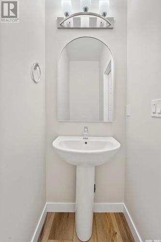 2509 Woodward Avenue, Saskatoon, SK - Indoor Photo Showing Bathroom