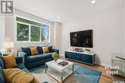 2509 Woodward Avenue, Saskatoon, SK - Indoor Photo Showing Living Room