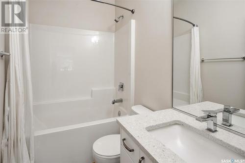 2509 Woodward Avenue, Saskatoon, SK - Indoor Photo Showing Bathroom