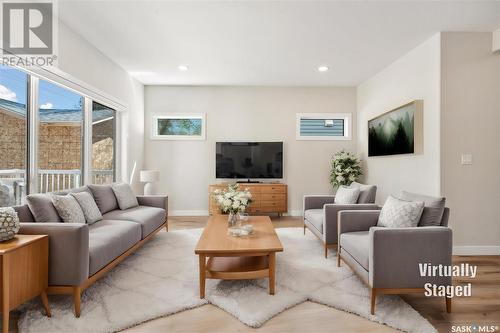 2509 Woodward Avenue, Saskatoon, SK - Indoor Photo Showing Living Room