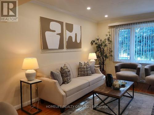 9 Ivorwood Crescent, Toronto (Wexford-Maryvale), ON - Indoor Photo Showing Living Room