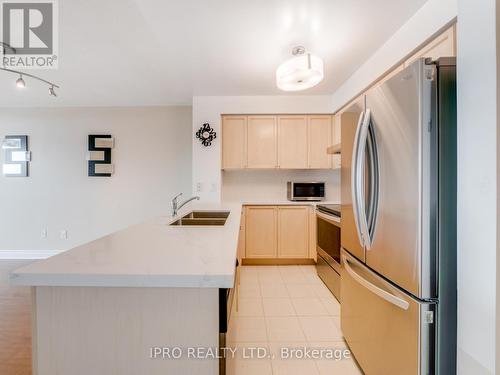 405 - 60 Brian Harrison Way, Toronto (Bendale), ON - Indoor Photo Showing Kitchen With Double Sink