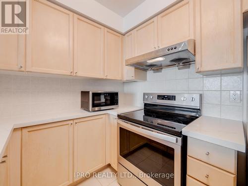 405 - 60 Brian Harrison Way, Toronto (Bendale), ON - Indoor Photo Showing Kitchen